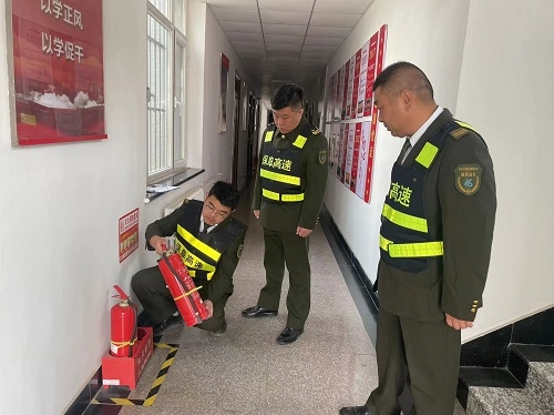 2清明节前安全巡查照片.jpg 2清明节前安全巡查照片.jpg